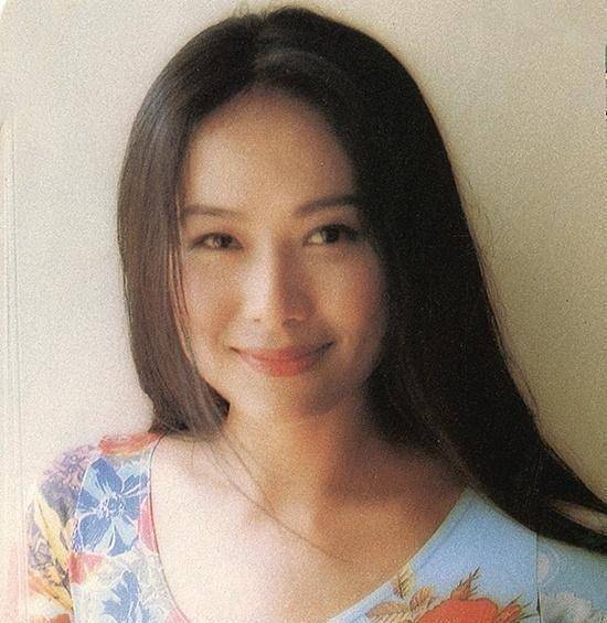 叶童女装k1体育平台如此美丽可怎么也走不出许仙的影子你们觉得