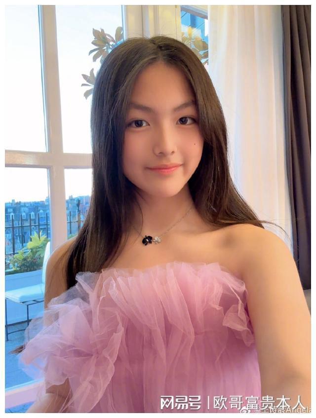 伊能静儿子穿k1体育女装贾静雯女儿戴舌环星二代是毁三观还是勇敢？k1体育平台(图23)